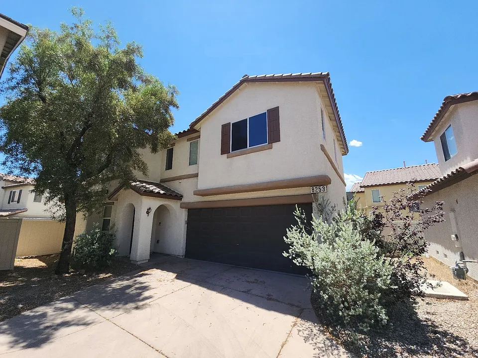 8253 Wildwood Glen Dr