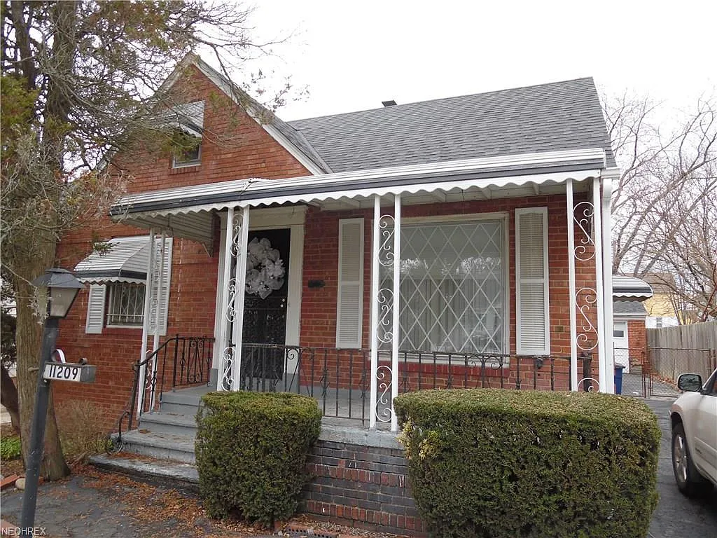 11209 Dove Ave photo 1