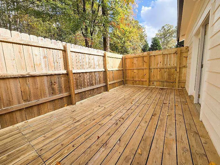 1162 Owen Cir — Photo 2