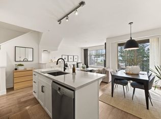 300 Panorama Pl #102, Pt Moody, BC