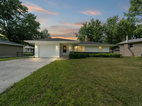 1309 S 11th Ave E, Newton, IA 50208