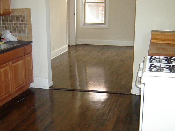 5th image of 1917 W Evergreen Ave APT 2R