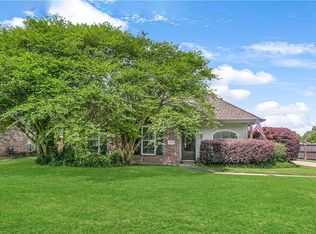 15099 Woodstone Dr, Prairieville, LA 70769