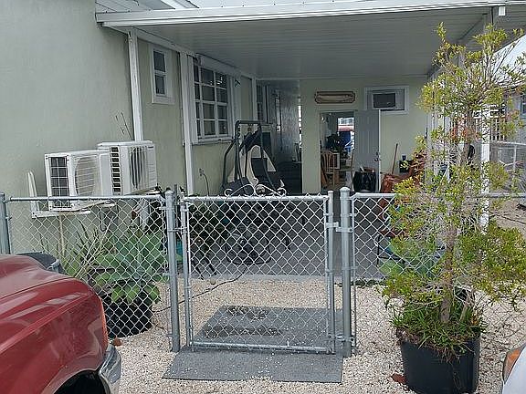 3rd image of 216 Banyan Ln