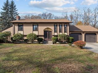 400 Cole Farm Rd, Warwick, RI 02889