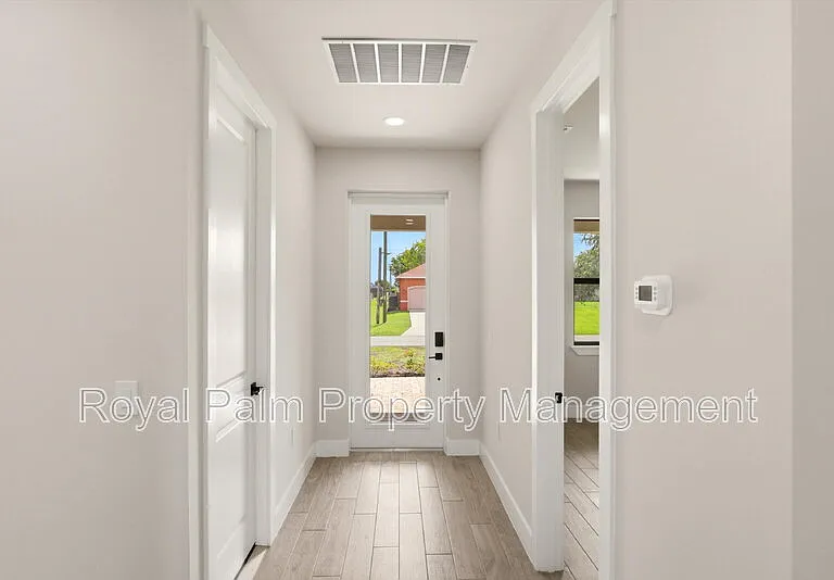 3750 NE 13th Ave — Photo 5