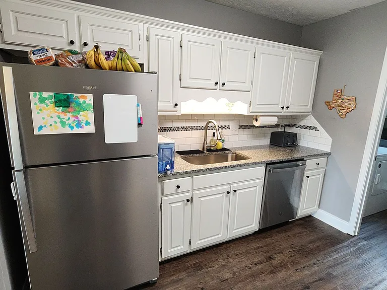 48 Wheatfield Dr — Photo 25