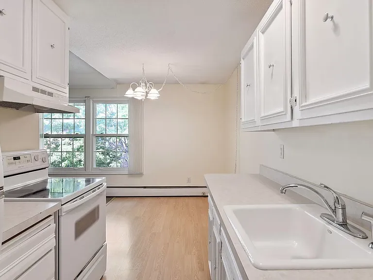 819 Smetana Rd #7 — Photo 6