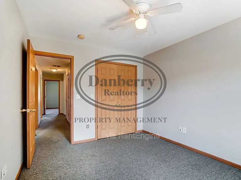 1117 N Byrne Rd — Photo 13