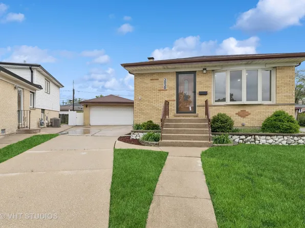 3838 Emerson Dr, Schiller Park, IL 60176
