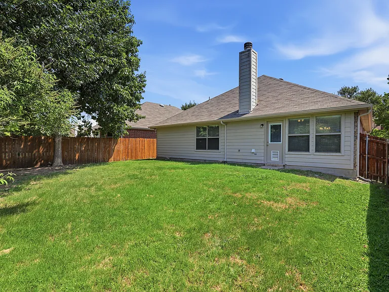 4504 Leeds Dr — Photo 25