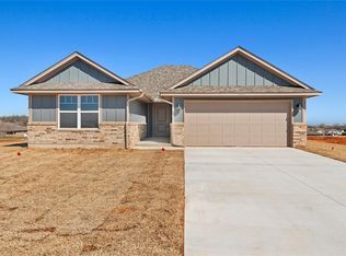 1934 Olive Ave, Tuttle, OK 73089