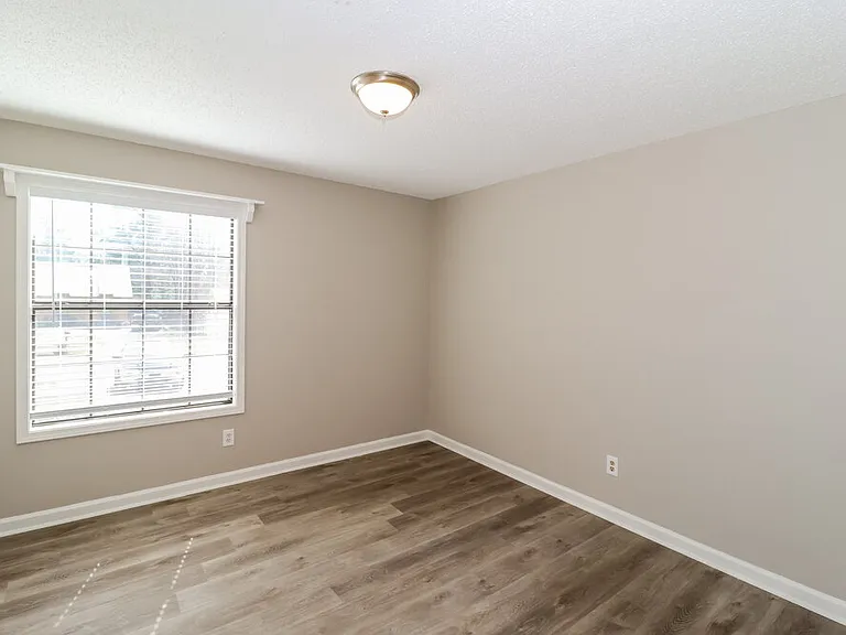 5642 Crievewood Dr — Photo 12
