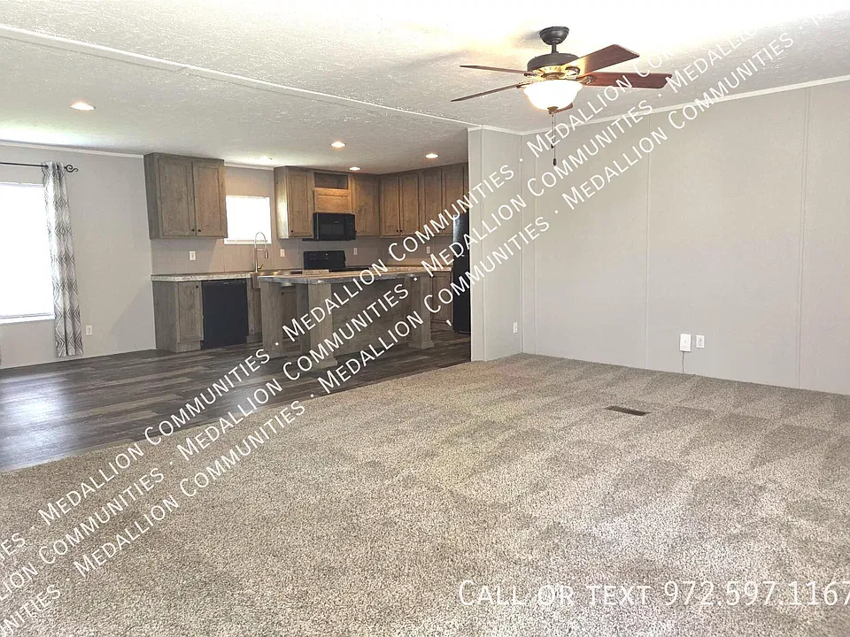 202 Leslie Ave