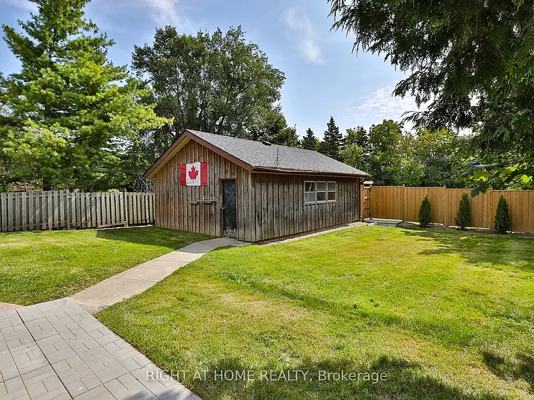 80 Stephen Dr — Photo 13