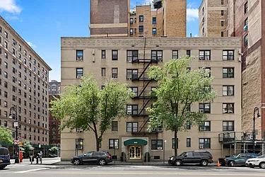 300 West 72nd Street in Lincoln Square