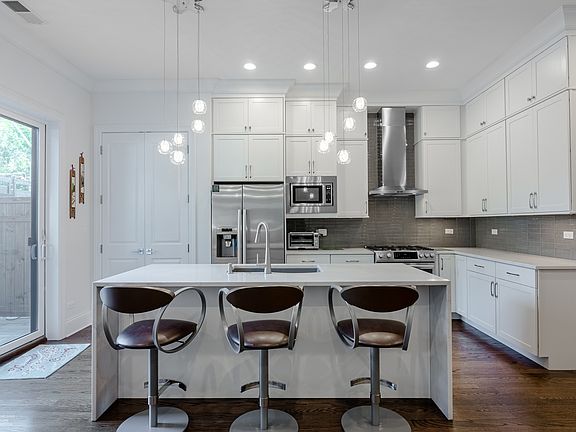 3rd image of 4802 N Bell Ave #205