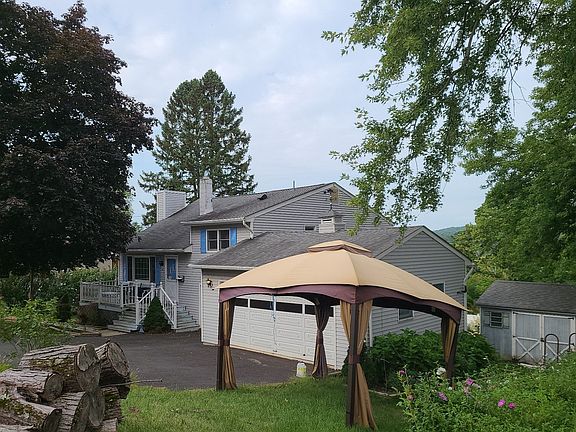 2nd image of 10 Madison Dr