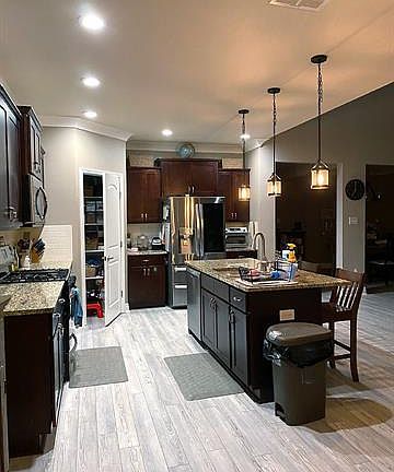 4th image of 3267 Fairwood Ln #L