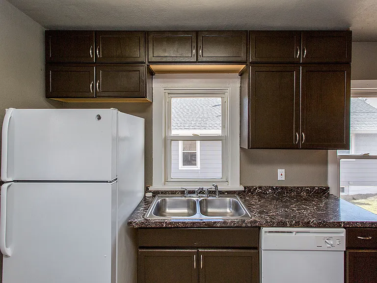 1005 Pleasant View Dr — Photo 3