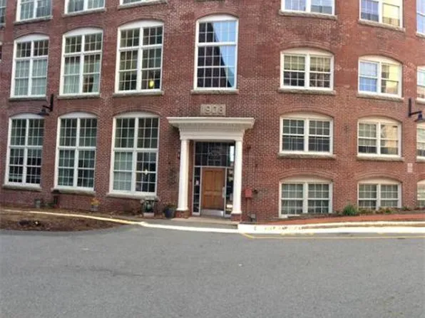 256 Market St #3212, Lowell, MA 01852