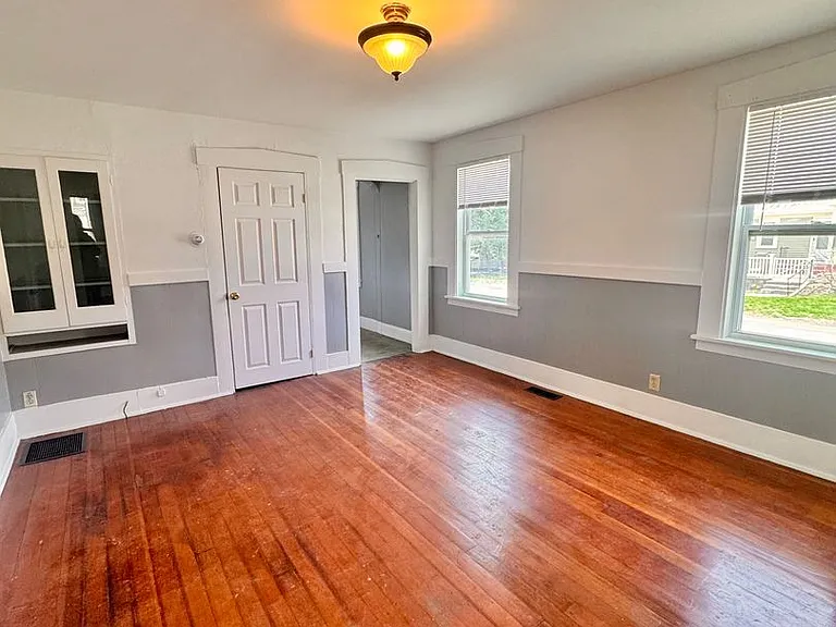 30 Central St — Photo 3