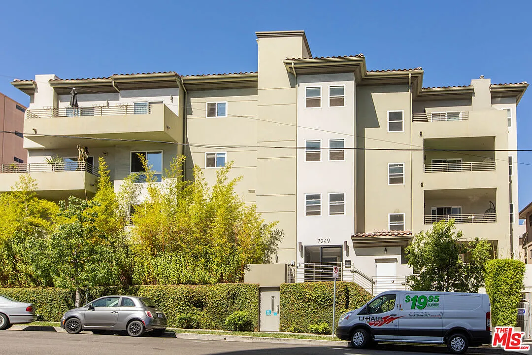 2 bed, 2.0 bath, 1640 sqft, $4,600 — Photo 1
