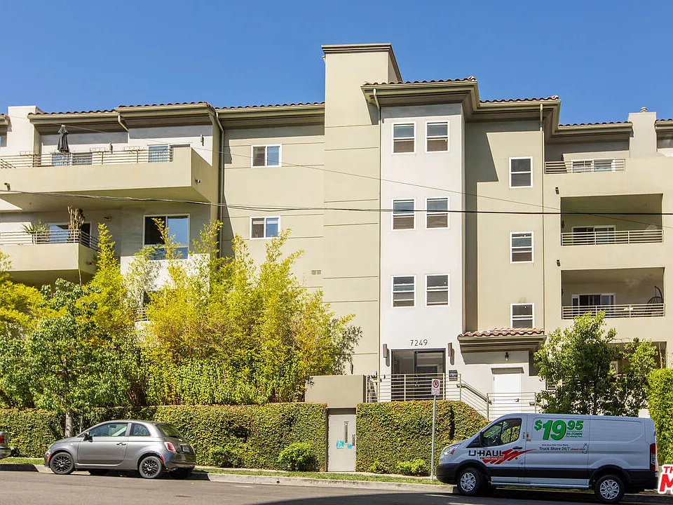 7249 Franklin Ave #201