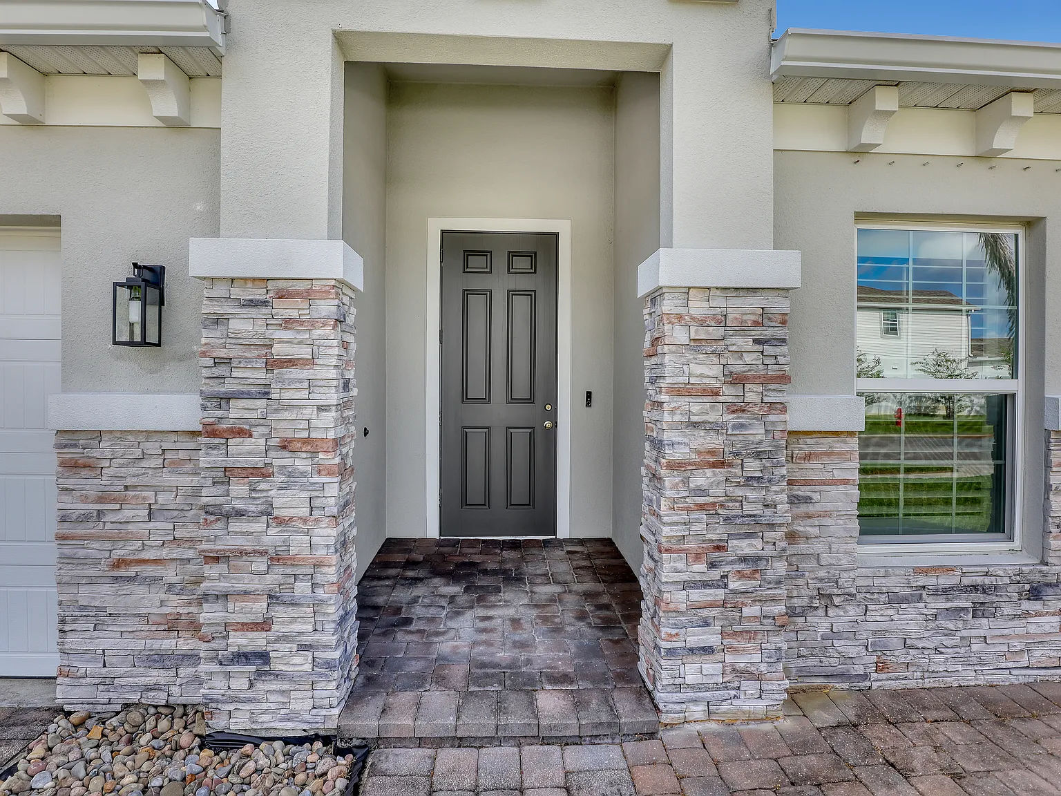 4 bed, 1988 sqft, $2,550 — Photo 4