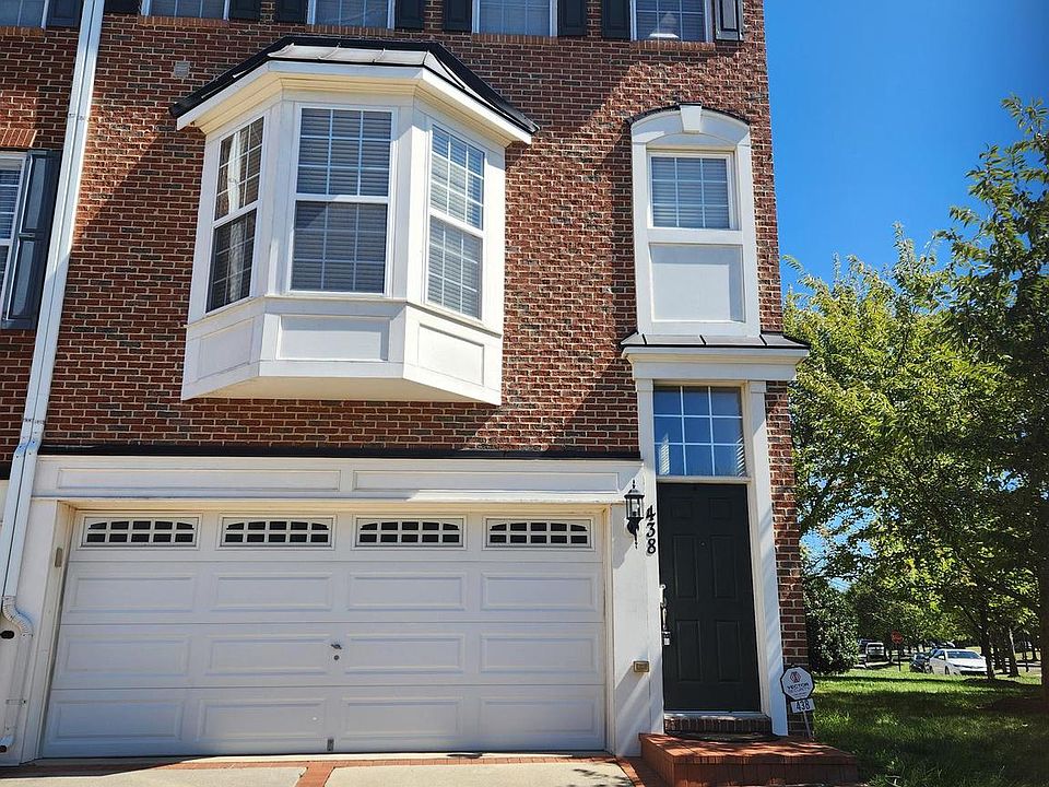 2nd image of 438 Esmond Pl