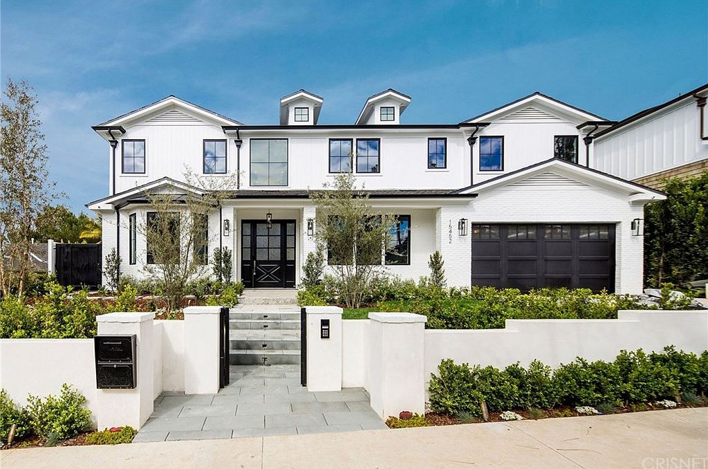 jones0326　47969980 Jones DSCNT Bag Black 32L | The BackCountry in Truckee, CA - The