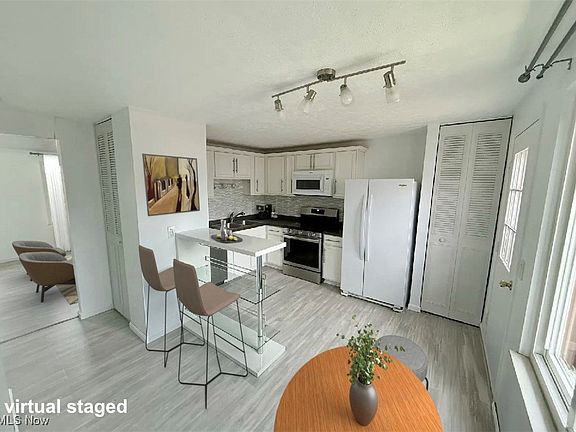 2nd image of 7507 Essex Dr