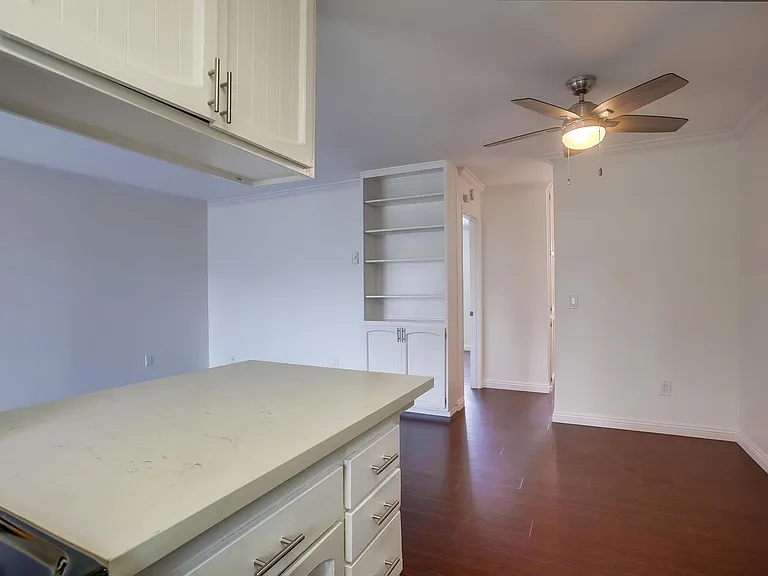 Carlsbad Village Apartments — Photo 8