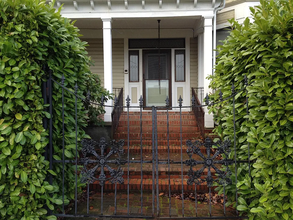 Entry from North 3rd