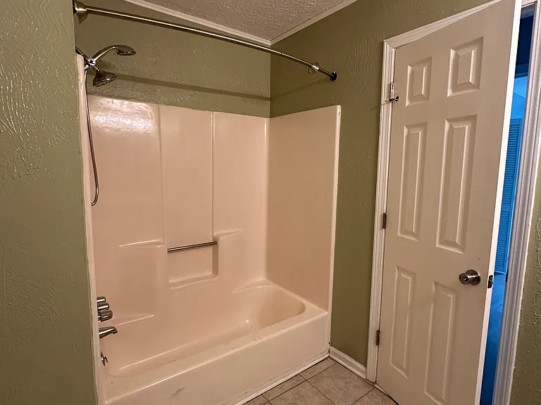 4304 Riverside Dr — Photo 7