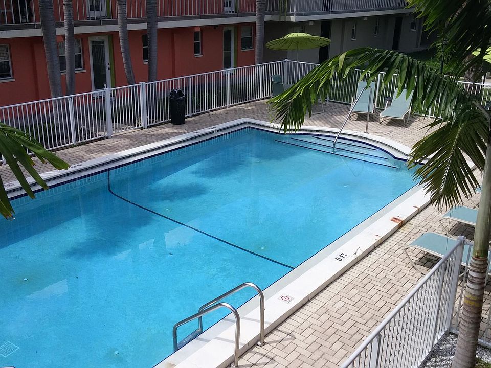1st image of 302 N Hubert Ave APT 106