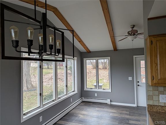 3rd image of 110 Hillcrest Dr