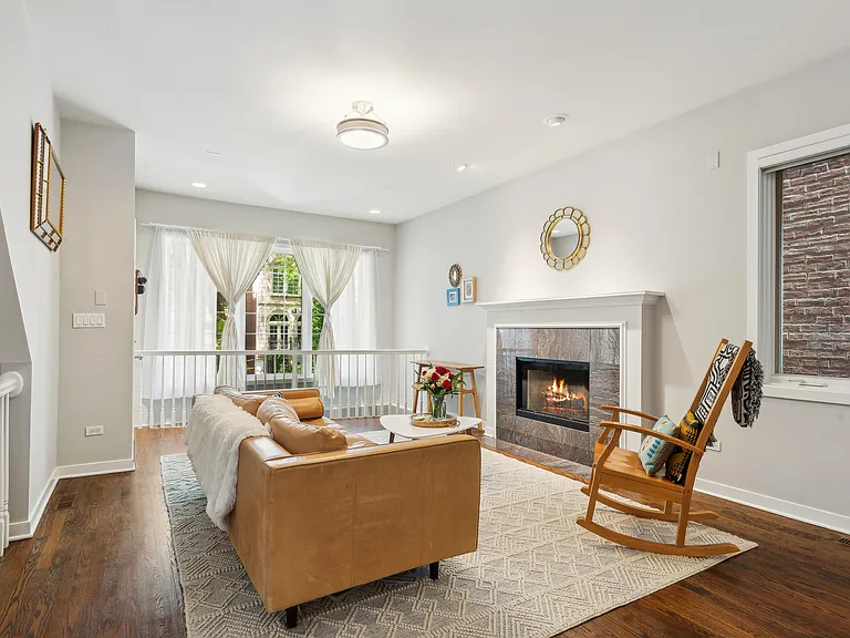 1411 N Mohawk St #1 — Photo 4