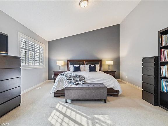 4th image of 5080 Fairview St #72