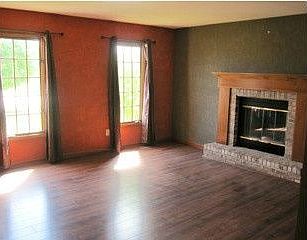 3rd image of 860 Little Creek Dr