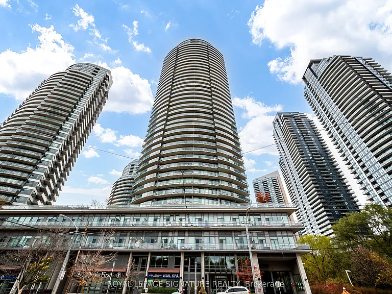 2230 Lake Shore Blvd W #204 — Photo 1