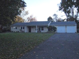 8 Freneau Dr, Morganville, NJ 07751