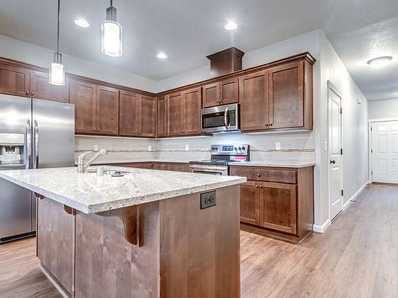 5th image of 11216 NE 14th Ct