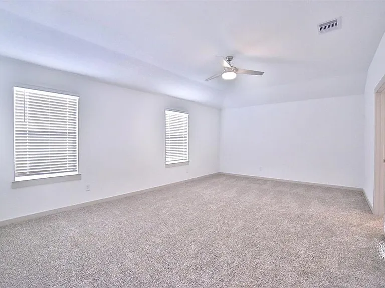 3810 Lila Lake Ln — Photo 11