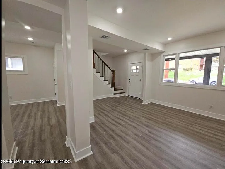 1105 Quincy Ave — Photo 25