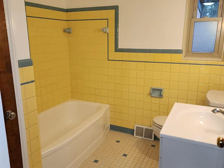 Front full bath