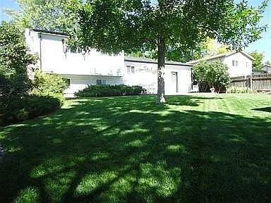 1936 Cottonwood St — Photo 4