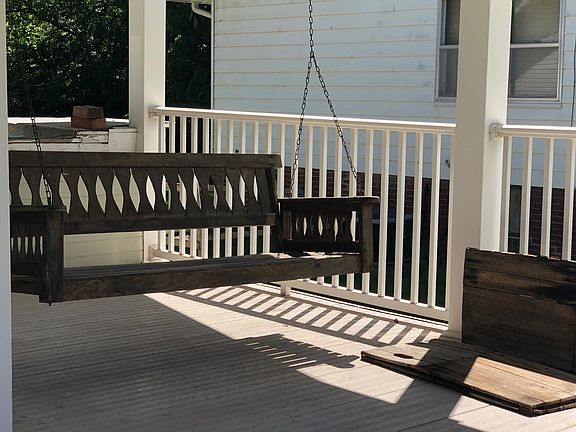 2nd image of 821 Vine St