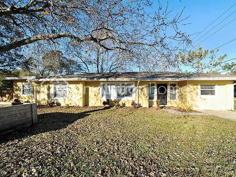 1868 East Dr — Photo 1