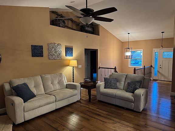 4th image of 118 Woodcrest Dr